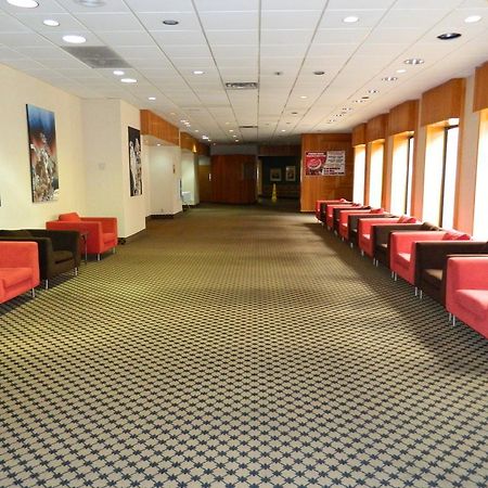Howard Johnson Plaza Kansas City Hotel & Conference Center المظهر الخارجي الصورة