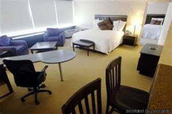 Howard Johnson Plaza Kansas City Hotel & Conference Center المظهر الخارجي الصورة