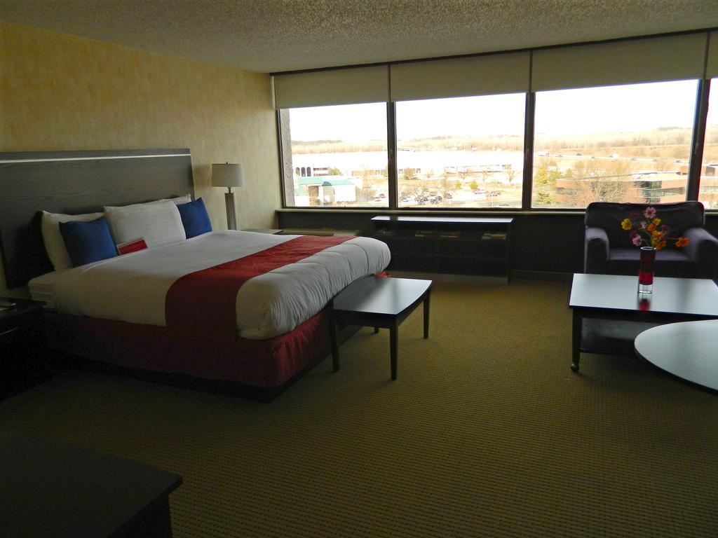 Howard Johnson Plaza Kansas City Hotel & Conference Center المظهر الخارجي الصورة