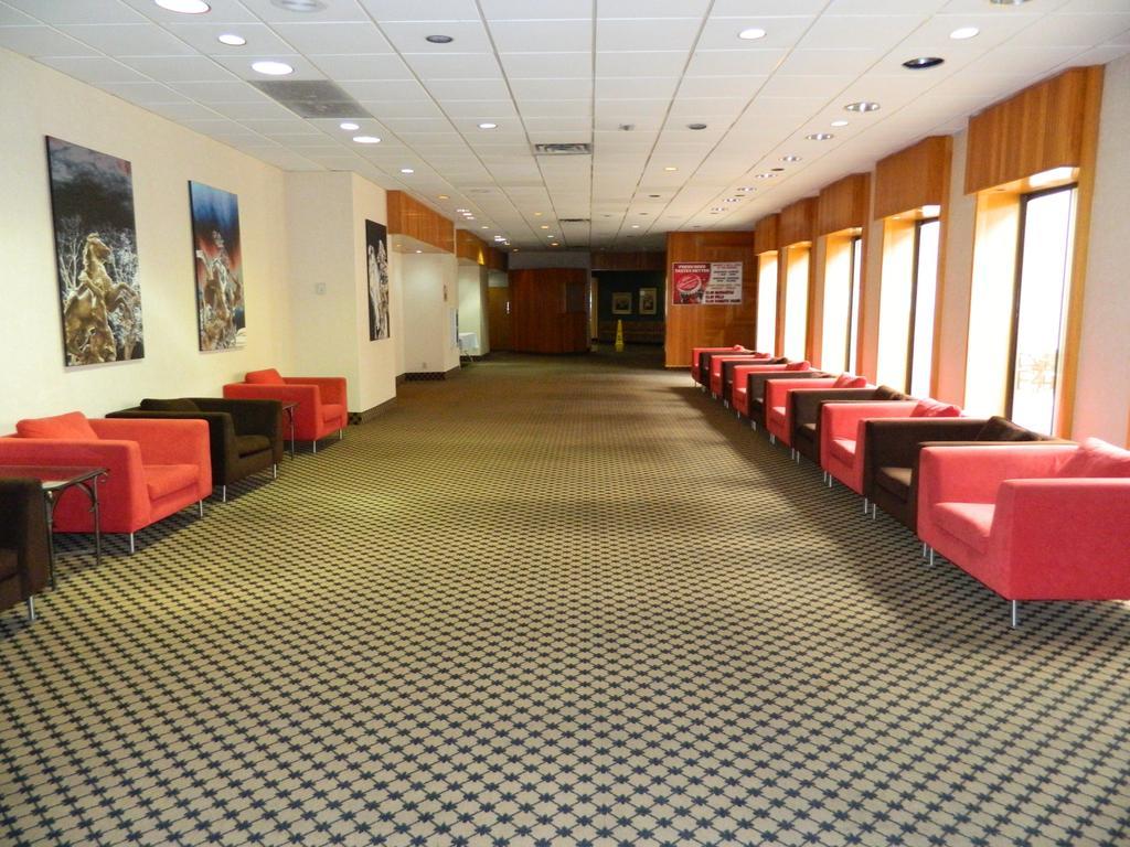 Howard Johnson Plaza Kansas City Hotel & Conference Center المظهر الخارجي الصورة