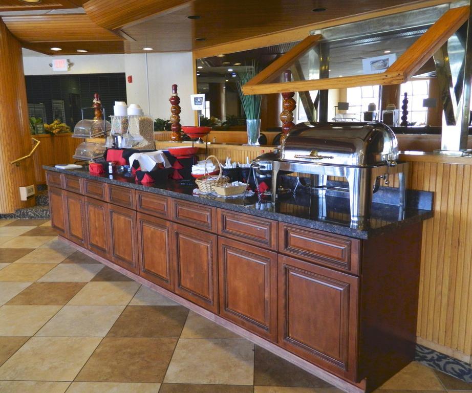 Howard Johnson Plaza Kansas City Hotel & Conference Center المظهر الخارجي الصورة