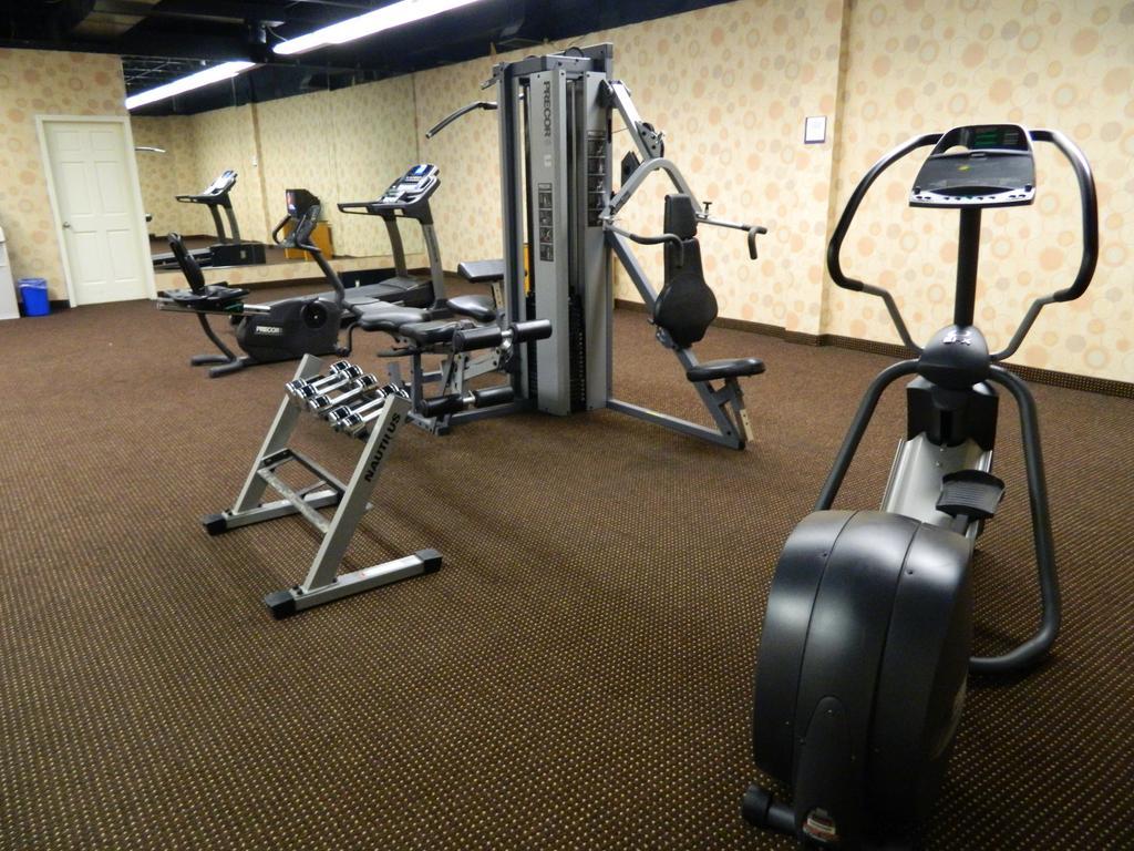 Howard Johnson Plaza Kansas City Hotel & Conference Center المظهر الخارجي الصورة