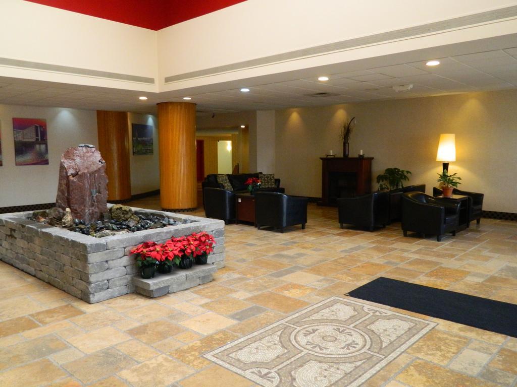Howard Johnson Plaza Kansas City Hotel & Conference Center المظهر الخارجي الصورة