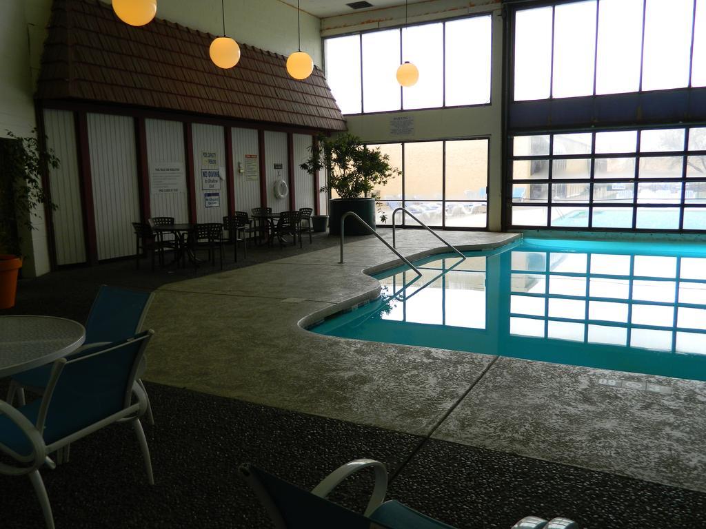 Howard Johnson Plaza Kansas City Hotel & Conference Center المظهر الخارجي الصورة