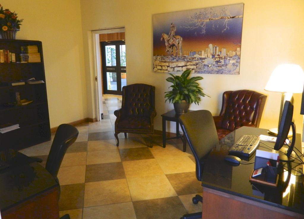 Howard Johnson Plaza Kansas City Hotel & Conference Center المظهر الخارجي الصورة